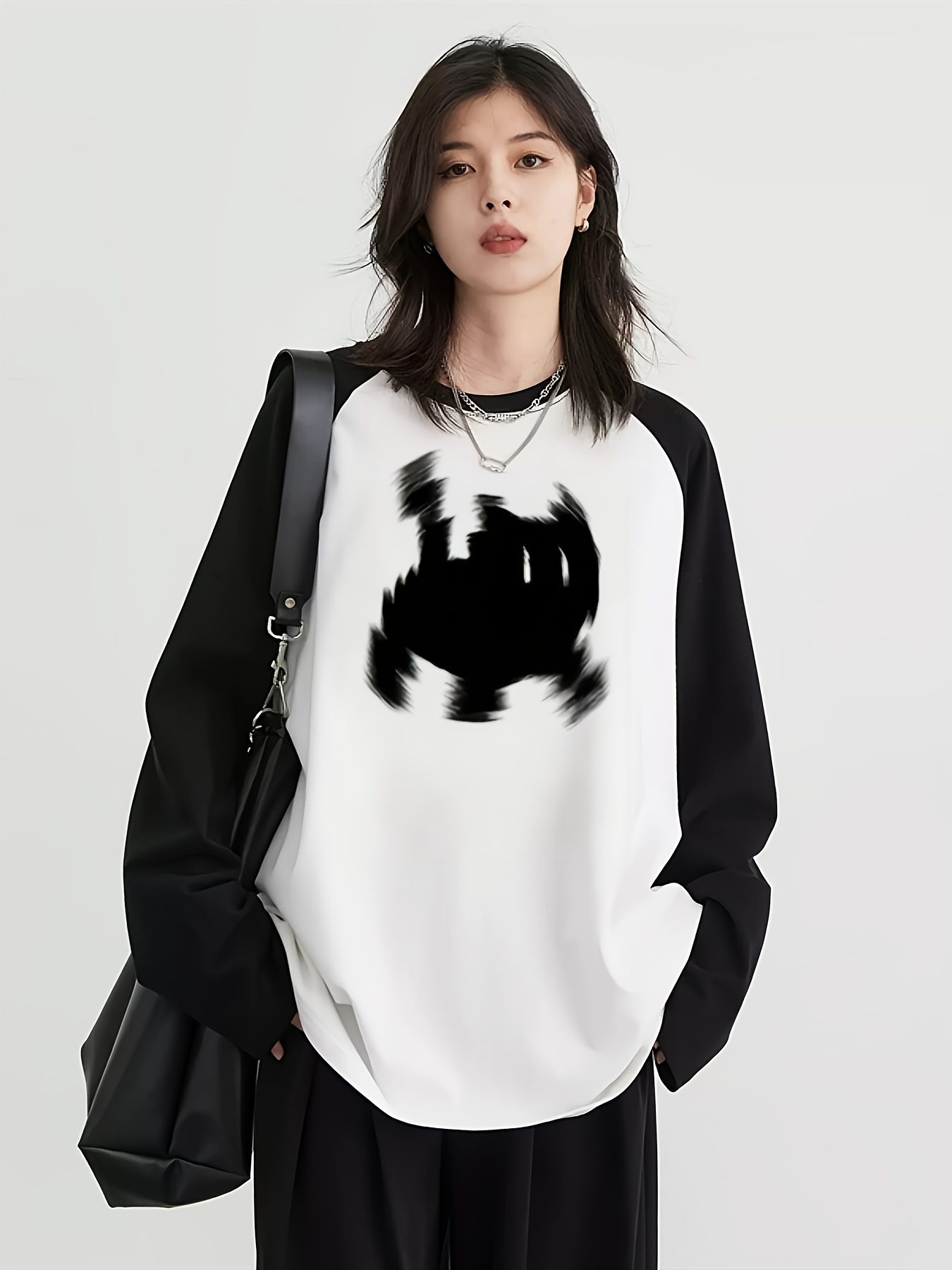 T-Shirts - تي شيرت نسائي بأكمام راجلان طويلة