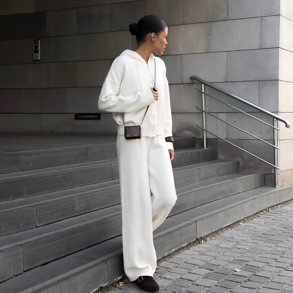 بدلة رياضية بستايل هودي مع سحا - مراجعة Jackets وسعره